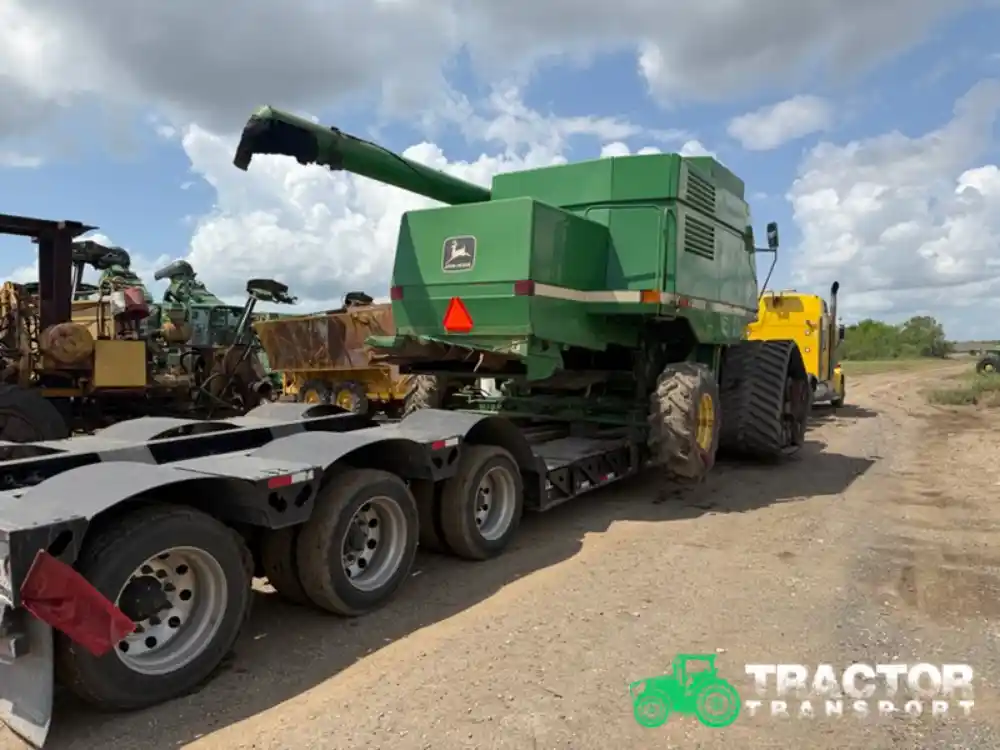 Transporting a John Deere 9600 combine