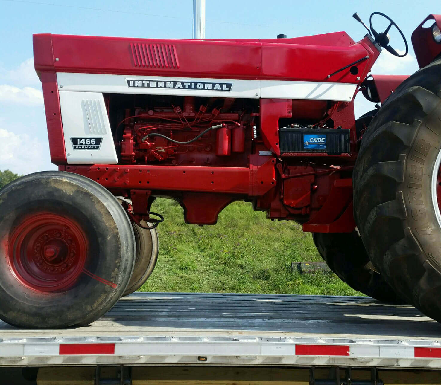 Transporting International Farmall 1466 Tractor