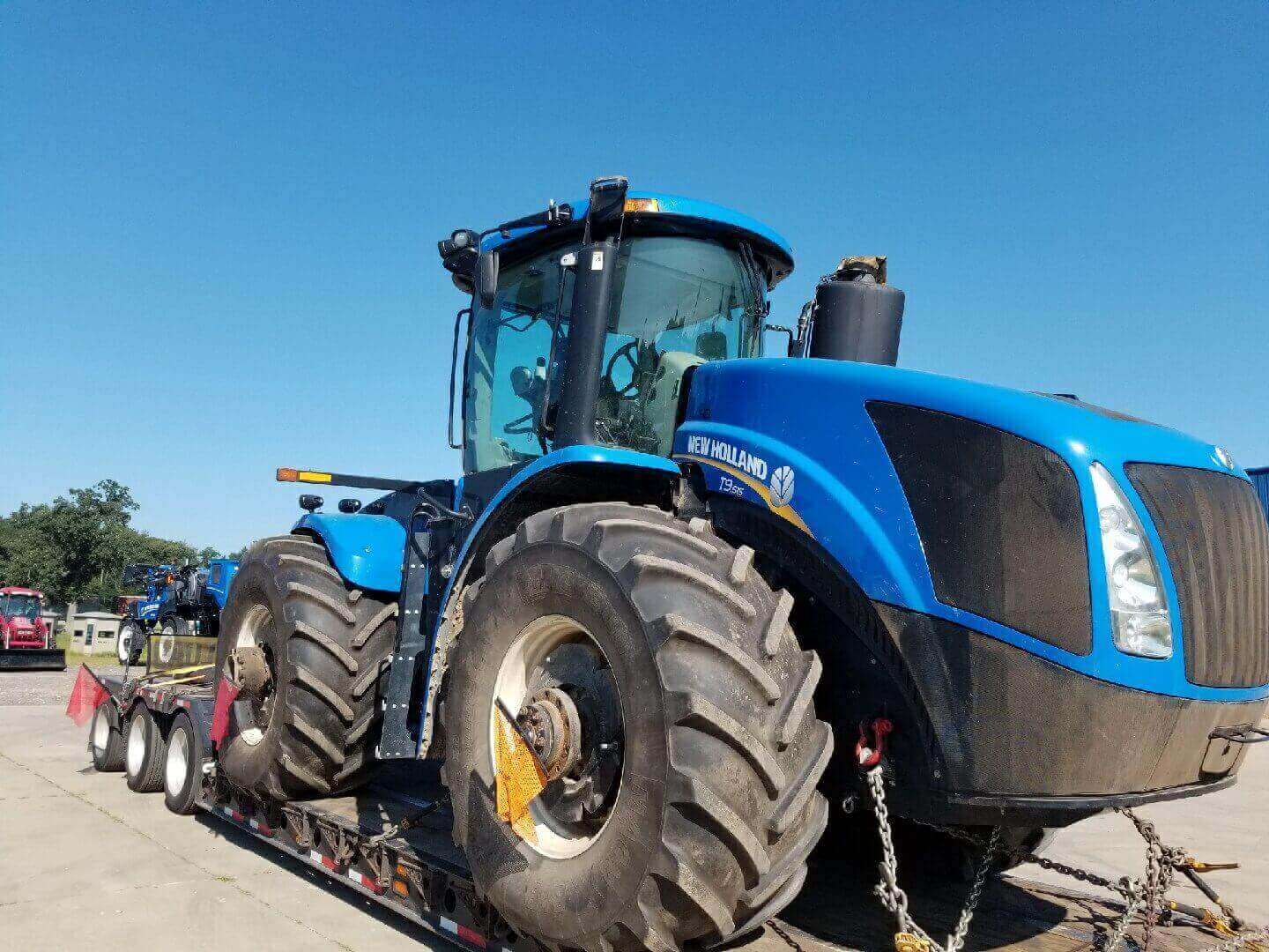 New Holland T9.615 tractor being transported