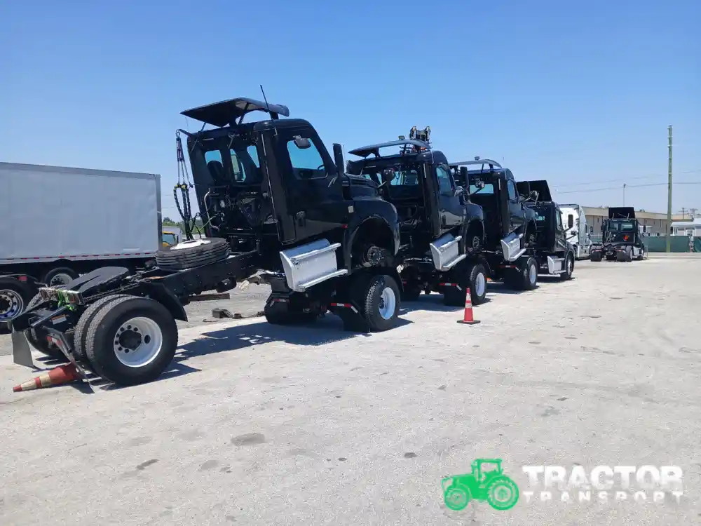 Transporting 4 2019 freightliner Cascadia day cabs