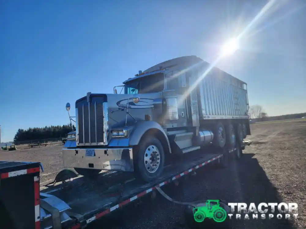 Hauling a Kenworth truck