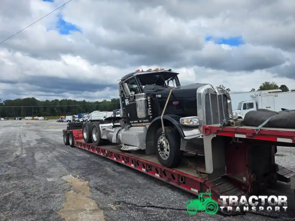 Transporting a Peterbilt daycab